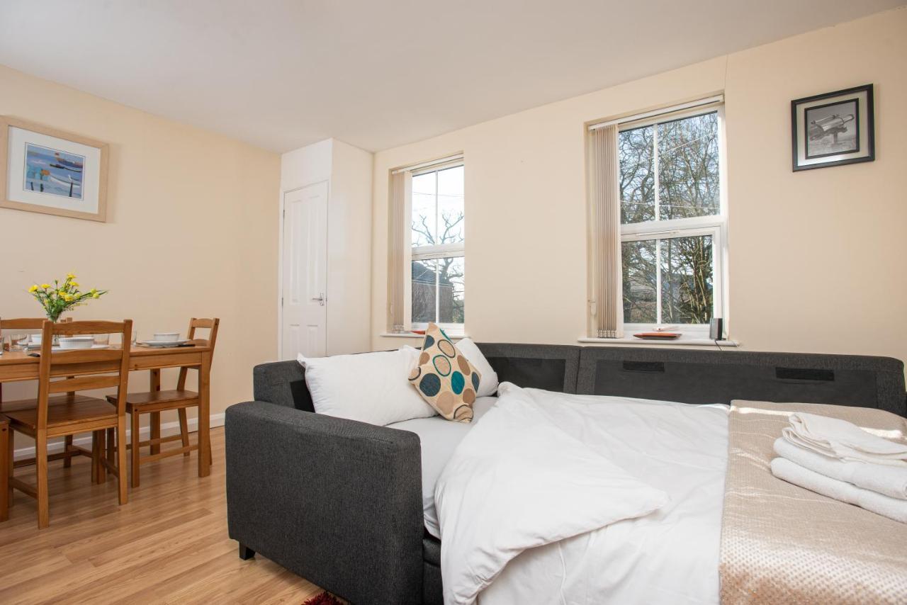 Cowley Spacious Flat With Parking, Оксфорд Екстер'єр фото